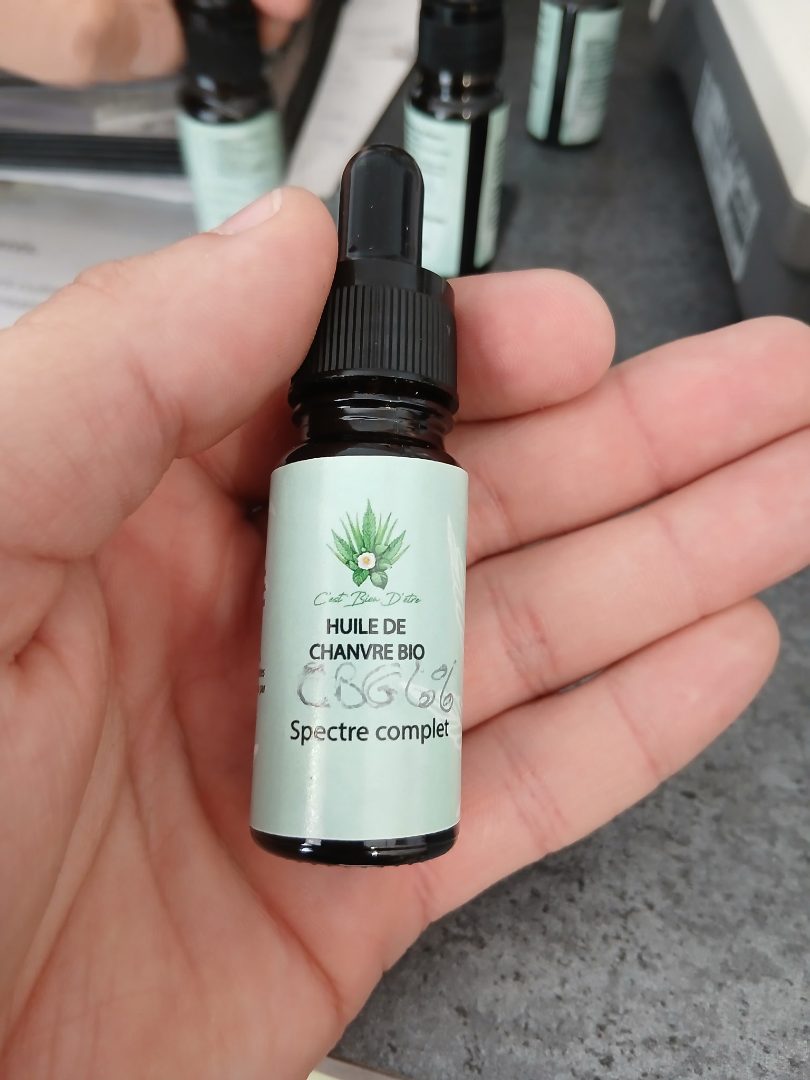 Illustration produit - Huile de chanvre bio cbd