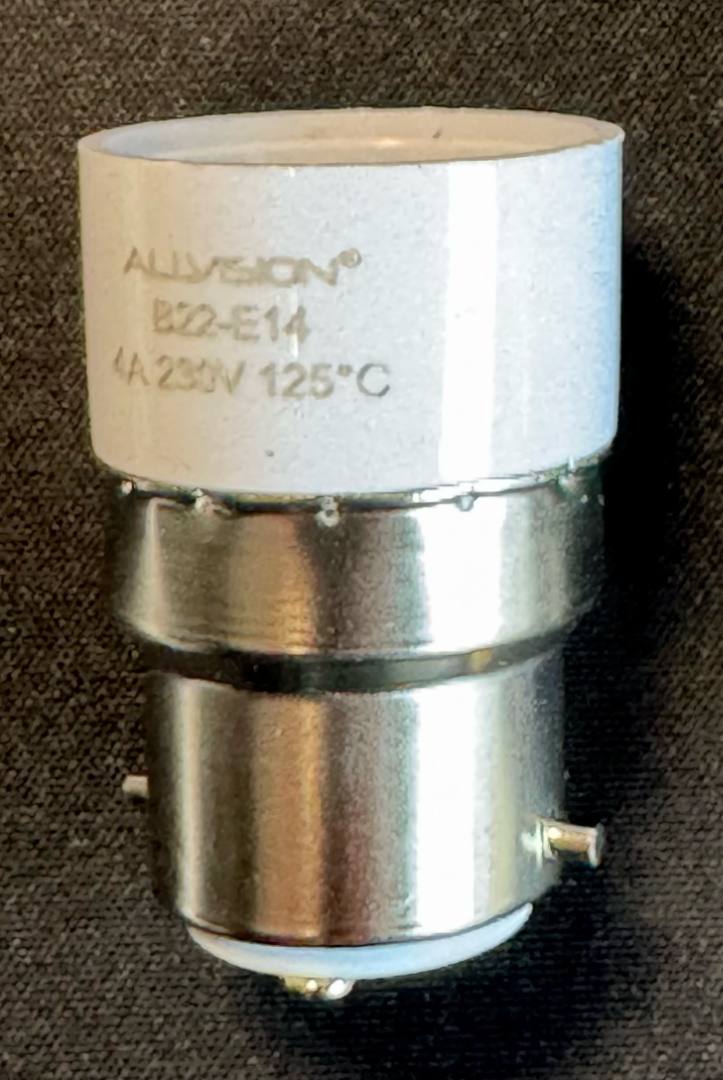 Visuel N°2 du produit rappelé : ADAPTATEUR DE DOUILLE BLANC B22-E14